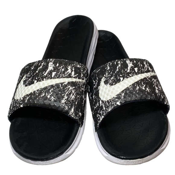 Flip Flops Nike Men's Benassi Solarsoft Nike Men's Benassi - Main Image